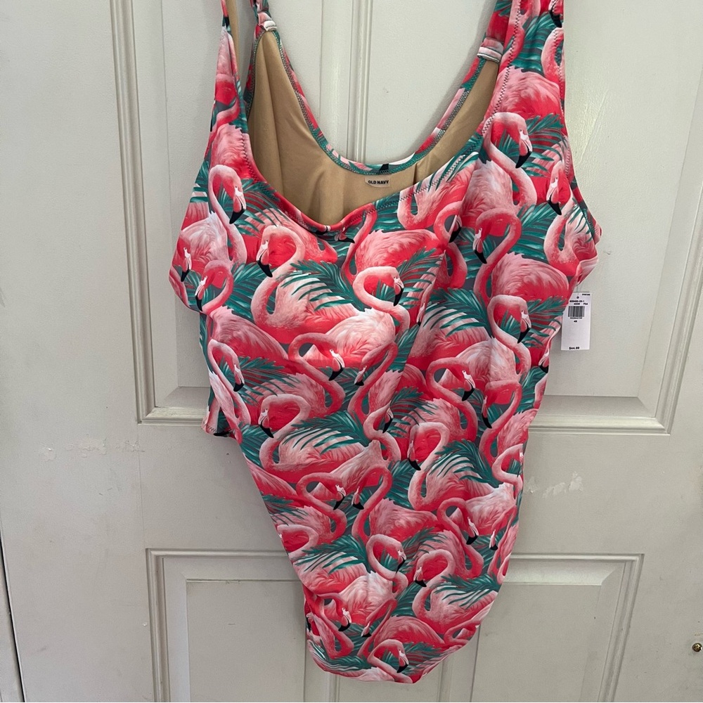 NWT Old navy plus size flamingo bathing suit. Size 4 xl
